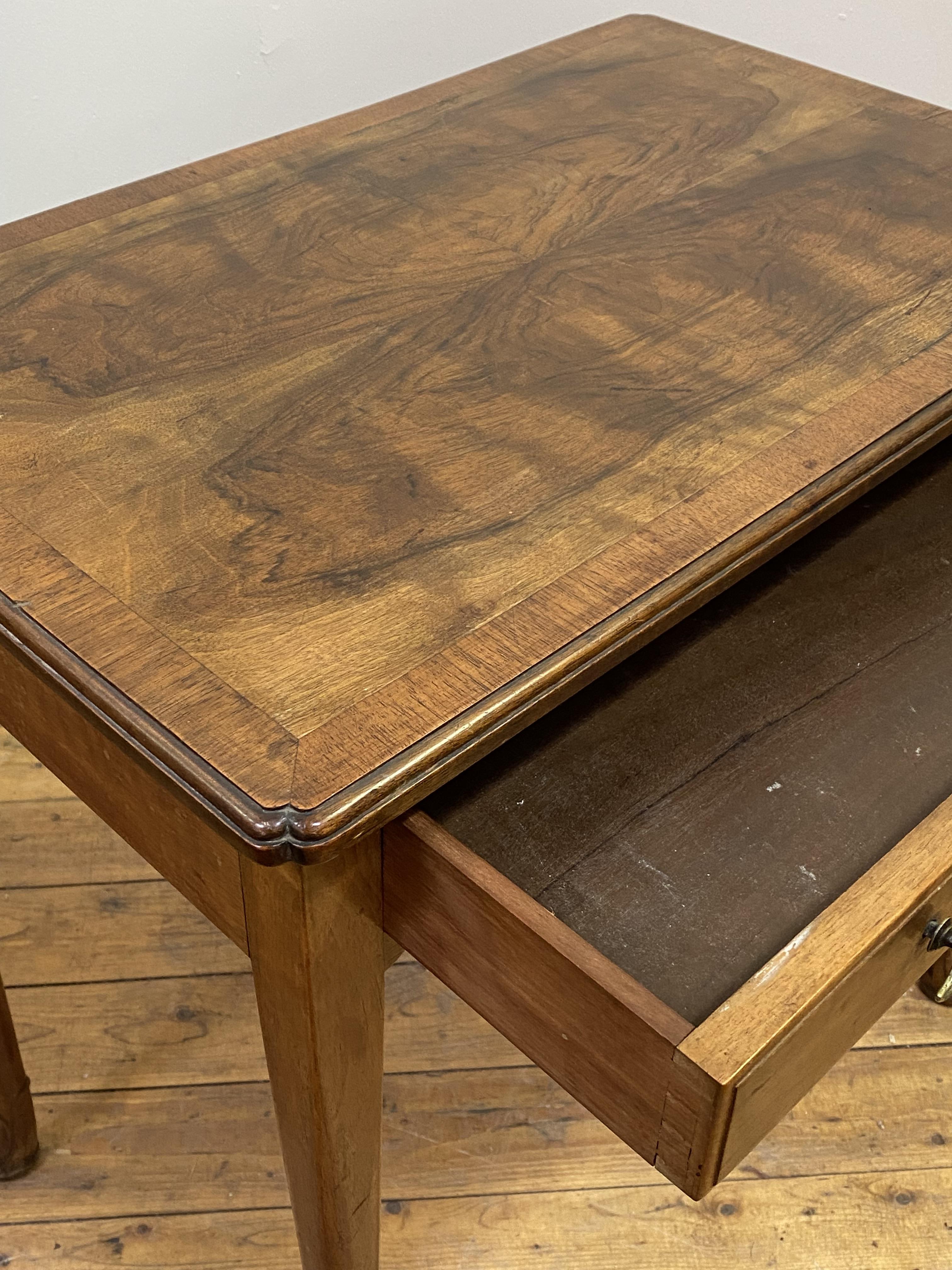 Whytock and Reid, an early 20th century walnut side table in the Georgian taste, the quarter sawn - Image 2 of 4