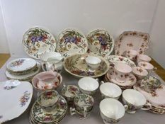 A quantity of assorted china including a set of six early 20thc Wedgwood plates with floral