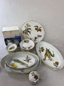 A quantity of Royal Worcester Evesham pattern table ware including cake plate (28cm), six small