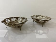 A pair of silver bonbon dishes, Birmingham 1913 (each: 4cm x 10cm) (combined; 75g)