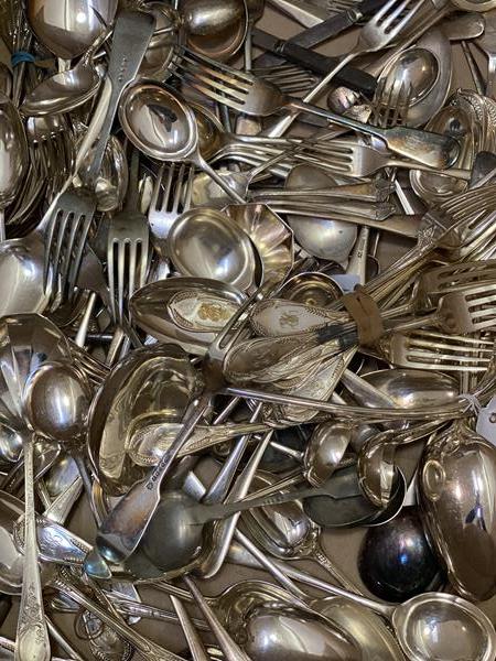 A large collection of Epns flatware of various designs, patterns etc. including table spoons, soup