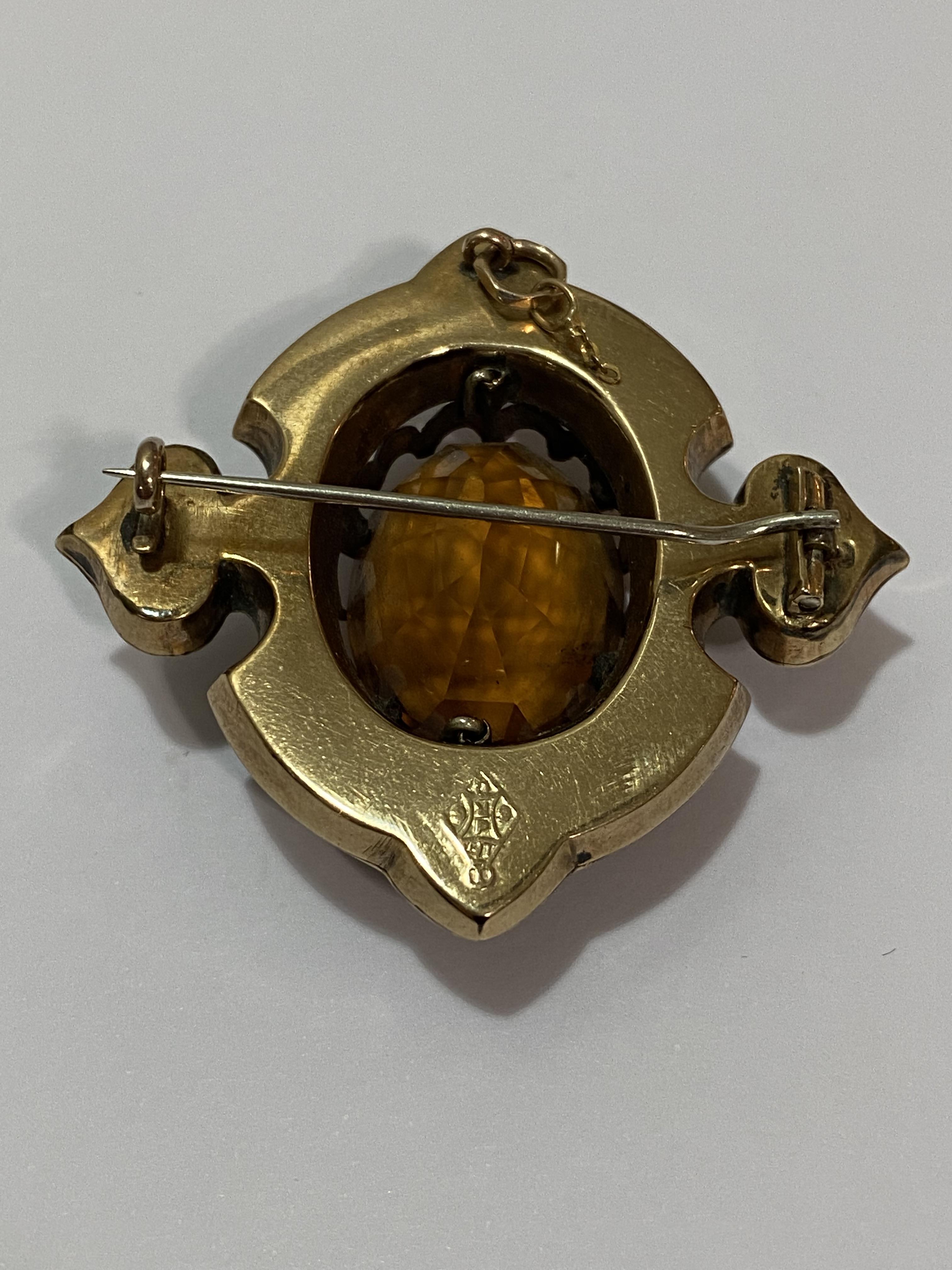 A late 19th century Scottish yellow metal mounted citrine and hardstone brooch, centred by a large - Bild 2 aus 2