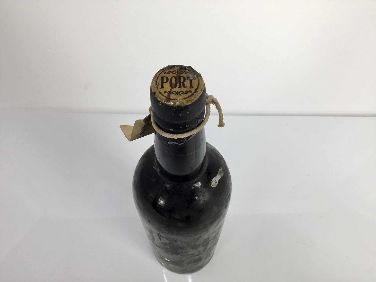 Port - one bottle, Fonseca's, unlabelled but believed pre 1950s - Image 3 of 4