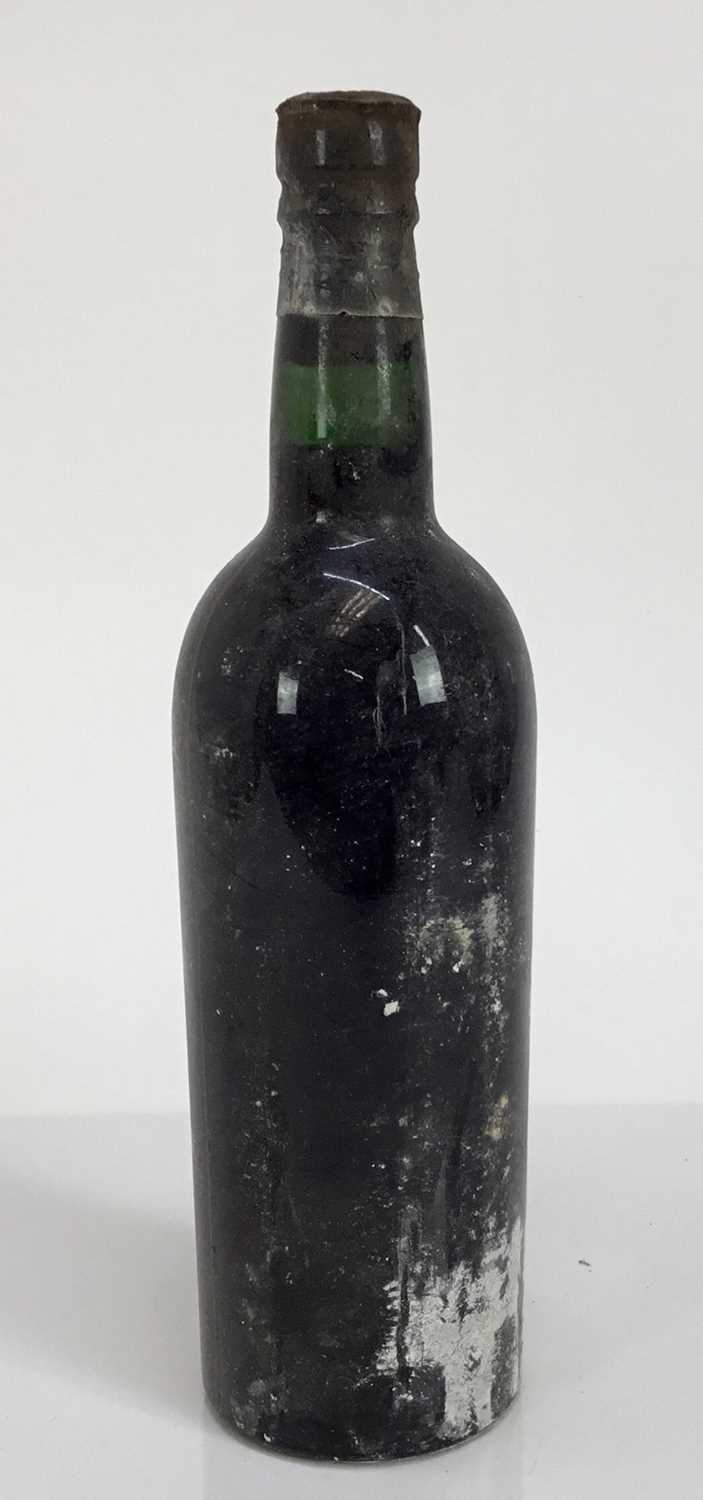 Port - one bottle, Warre's 1963, lacking label