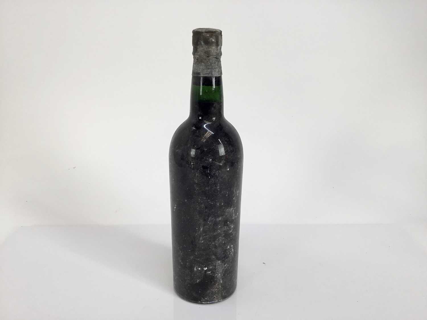 Port - one bottle, Warre's 1963, lacking label - Image 3 of 3
