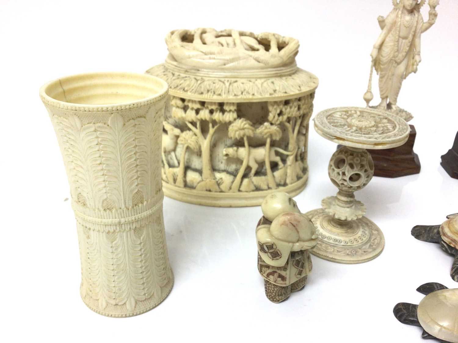 Group of antique ivory, including a pair of Indian figures of gods, a dice shaker, a relief carved b - Image 2 of 6