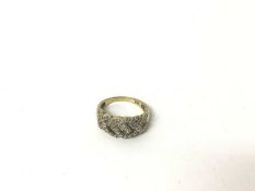 9ct gold and diamond chip ring