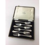 Set of six silver Du Barry pattern cake forks in original fitted box