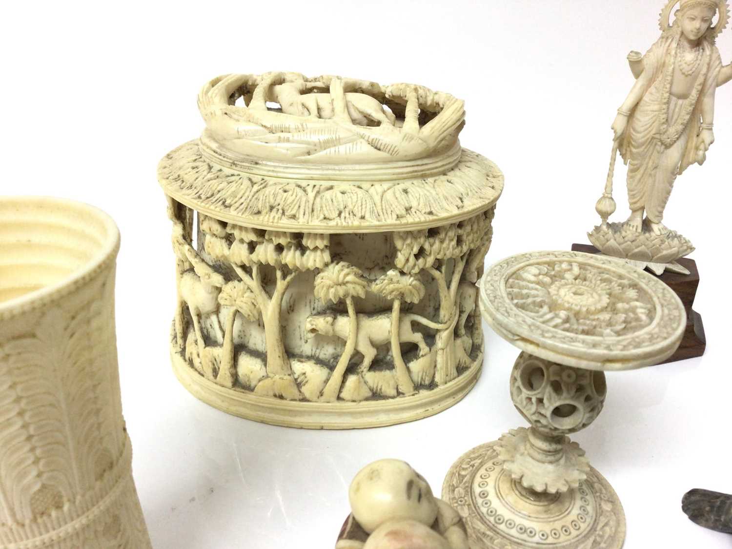 Group of antique ivory, including a pair of Indian figures of gods, a dice shaker, a relief carved b - Image 3 of 6