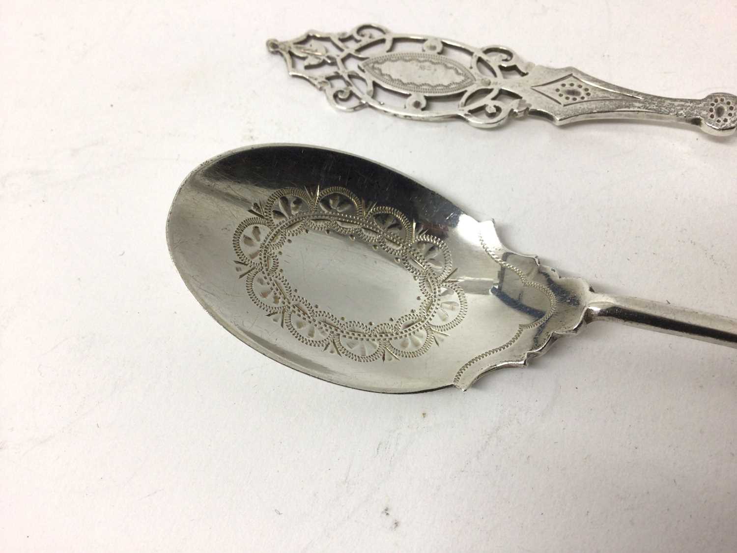 Pair of Mappin &Webb pierced and engraved silver spoons, Sheffield 1919, 16cm longs - Image 3 of 5