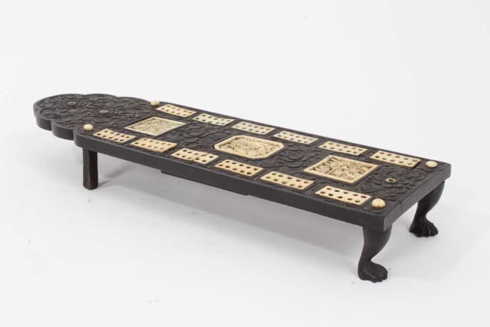 19th century Chinese black hardwood cribbage board, with carved floral decoration, inlaid ivory mark - Image 5 of 6