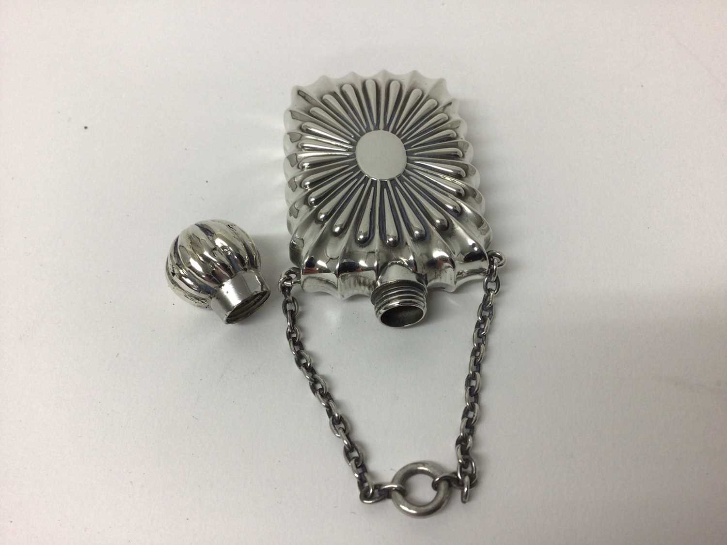 Victorian embossed silver scent flask with suspension chain possibly for use on a chatelaine hallmar - Image 3 of 3