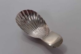 Georgian silver elongated shell bowl caddy spoon, marks rubbed 7cm