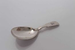 William IV silver teardrop bowl caddy spoon with engraved armorial to handle, Edinburgh 1839, James