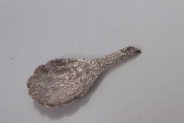 Good quality modern silver caddy spoon with cast feather and eagles head decoration, 8.5 cm