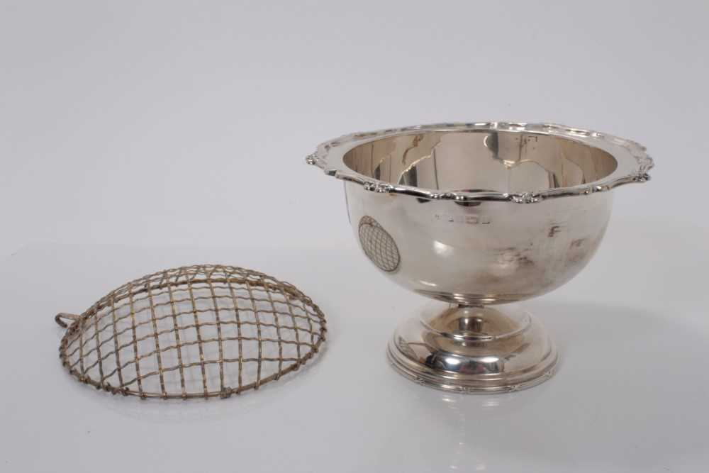 George V silver rose bowl raised on circular pedestal foot, (Birmgham 1924), maker Daniel & Arter, 1