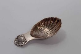 1960s silver caddy spoon of shell form, (London 1964), maker A Chick & Sons Ltd, 8cm long, (0.7oz)