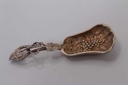 Modern silver gilt caddy spoon with cast grape bell-shaped bowl and vine handle, Birmingham marks, 9