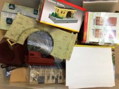 Hornby OO gauge selection of unboxed accessories, buildings, bridges, Corgi Bachmann transport vehic