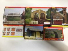 Hornby OO gauge Skaledale selection of boxed buildings including County Fire Station, Double Engine