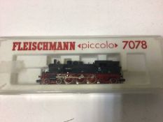 Fleischmann N gauge Piccolo steam locomotive BR 78 of the DB 78246, No 7078 plus four DC N coaches