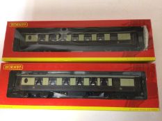 Hornby OO gauge Venice Simplon Orient Express coaches, coach pack R4254, 'The Blue Pullman' coaches