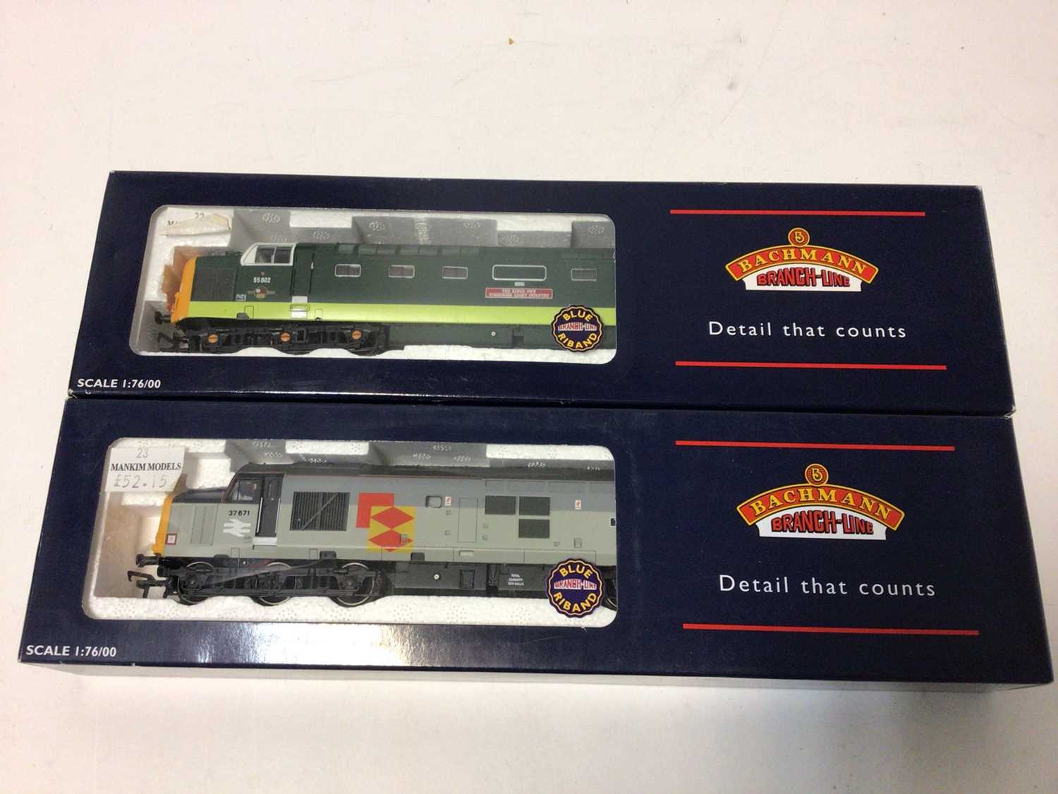 Bachmann OO gauge Class 55 Deltic "The Kings Own Yorkshire Light Infantry" 55 002, BR green, 32-525A