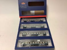 Bachmann OO gauge Class 411 4 CEP EMU 7106 BR blue and grey 31-427B boxed