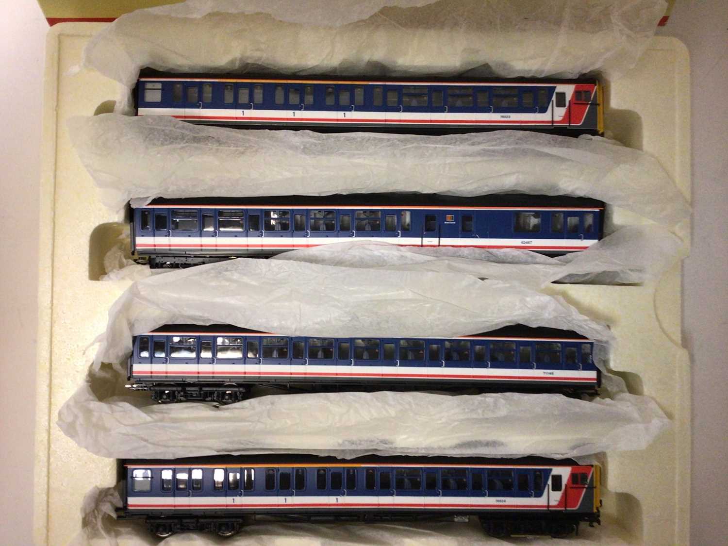 Hornby OO gauge NSE 4 VEP Class 423/1 train pack R2947 boxed - Image 2 of 2