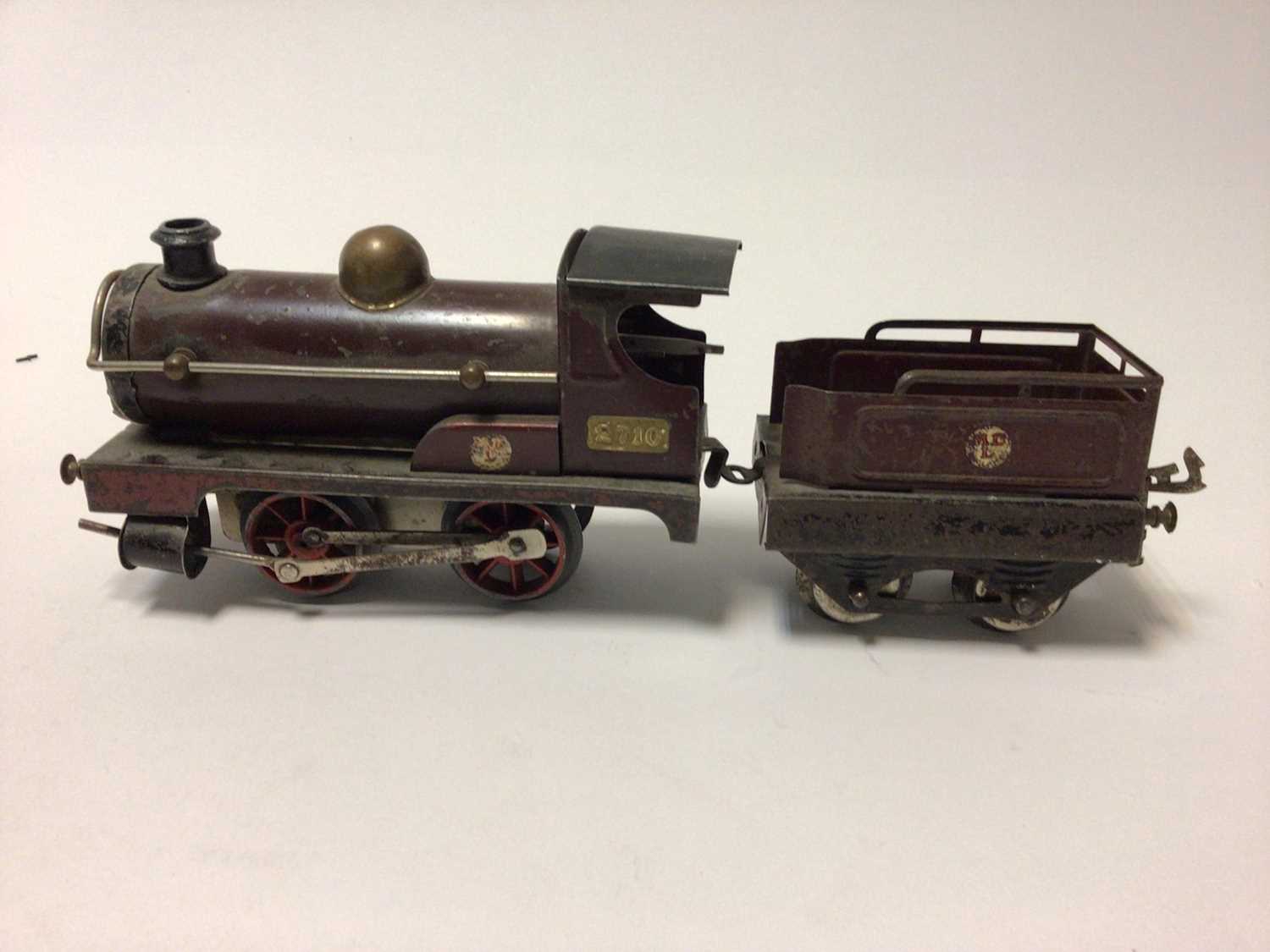 Railway O Gauge Hornsby tinplate clockwork locomotives (3) plus one tender - Image 2 of 6