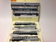 Hornby OO gauge BR 4 VEP Class 423 Train Pack R3143 boxed