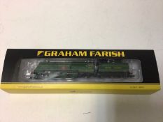 graham Farnish by Bachmann N gauge Merchant Navy Class "New Zealand Line" locomotive and tender in B