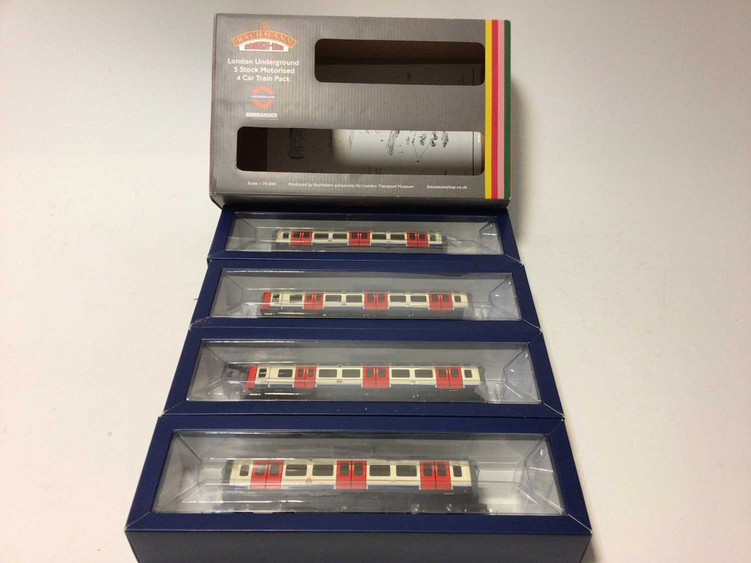 Bachmann OO gauge London Underground S Stock motorised four car train pack 35-990 boxed