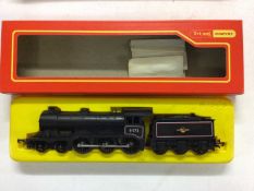 Triang Hornby OO gauge BR black 0-6-0 locomotive and tender 61572 R150S (loco) & R39 (tender), LNER