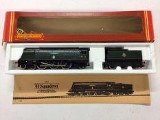 Hornby OO gauge locomotives GWR lined green 4-6-0 Hall Class 'Kneller Hall ' locomotive and tender 5