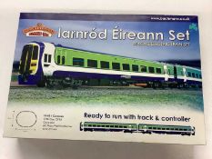 Bachman OO gauge Larnord Eireann Train Set including 2700 Class DMU and accessories, 30-051 and