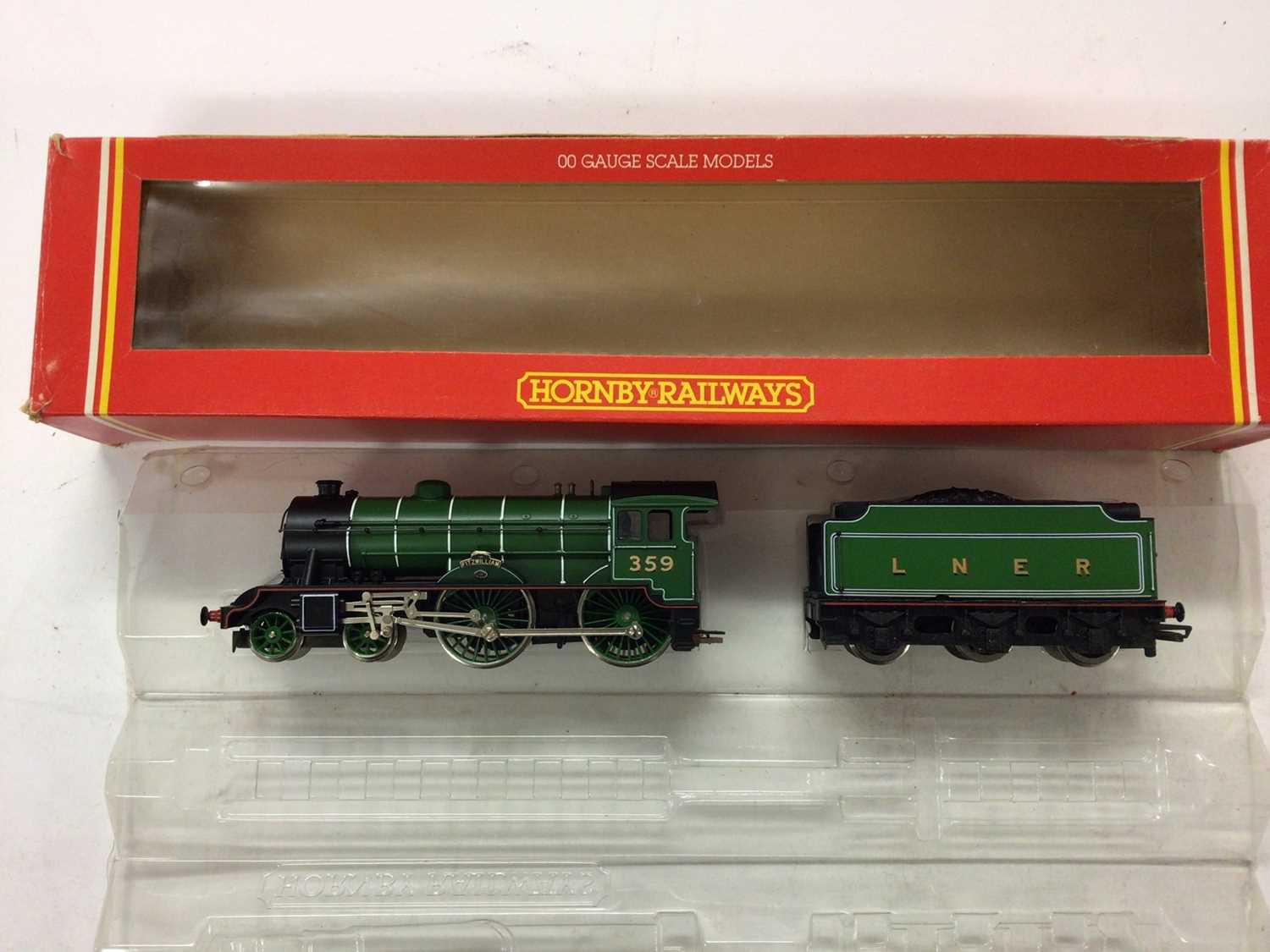 Hornby OO gauge locomotives GWR lined green 4-6-0 Saint Class 'Saint Catherine' locomotive and tende