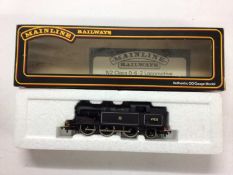 Mainline 00 gauge locomotives 2301 Class 0-6-0 Dean Goods locomotive and tender lettered Great Weste