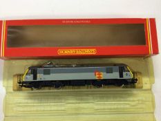 Hornby OO gauge locomotives BR two tone grey with yellow ends Class 90 Bo-Bo electric locomotive 90