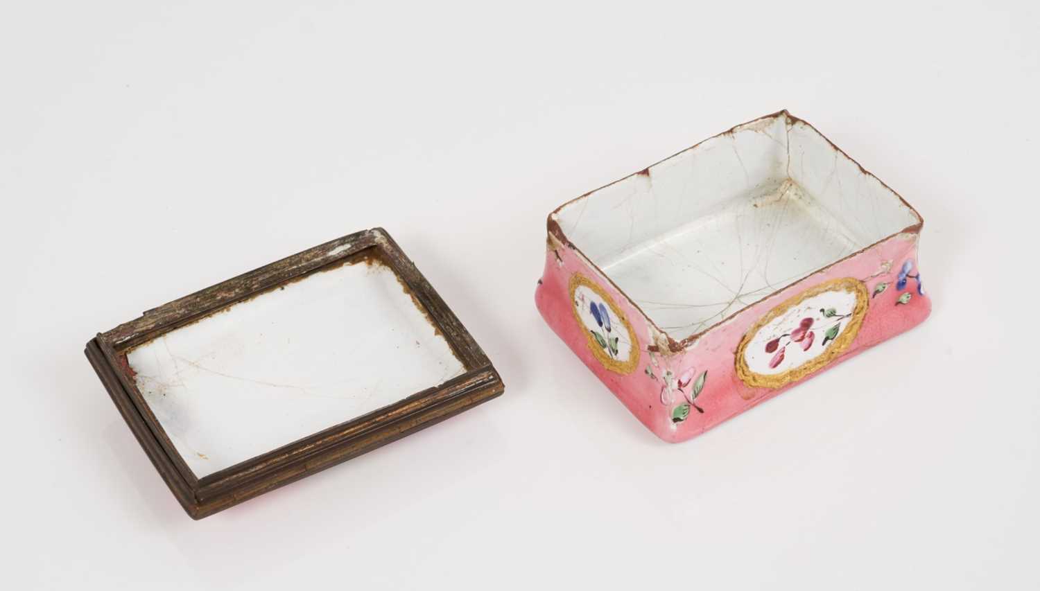 South Staffordshire pink ground rectangular snuff box circa 1770 - Image 3 of 3