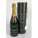 Champagne - one bottle, Moët & Chandon 1995, in original card tube