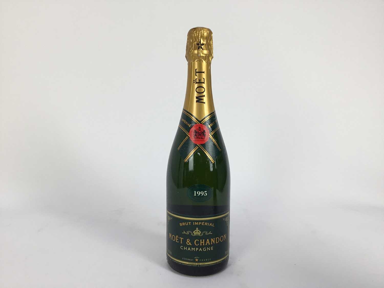 Champagne - one bottle, Moët & Chandon 1995, in original card tube - Image 2 of 6