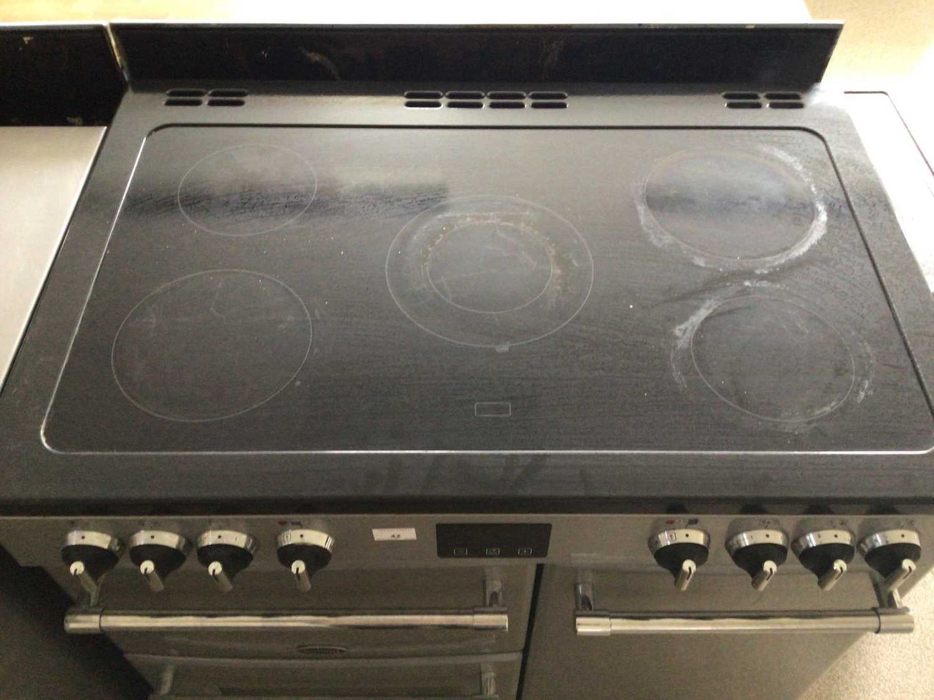 A Belling Bel Farmhouse 90E Silver finish electric cooker, with five rings, grill and two ovens, 900 - Bild 2 aus 2