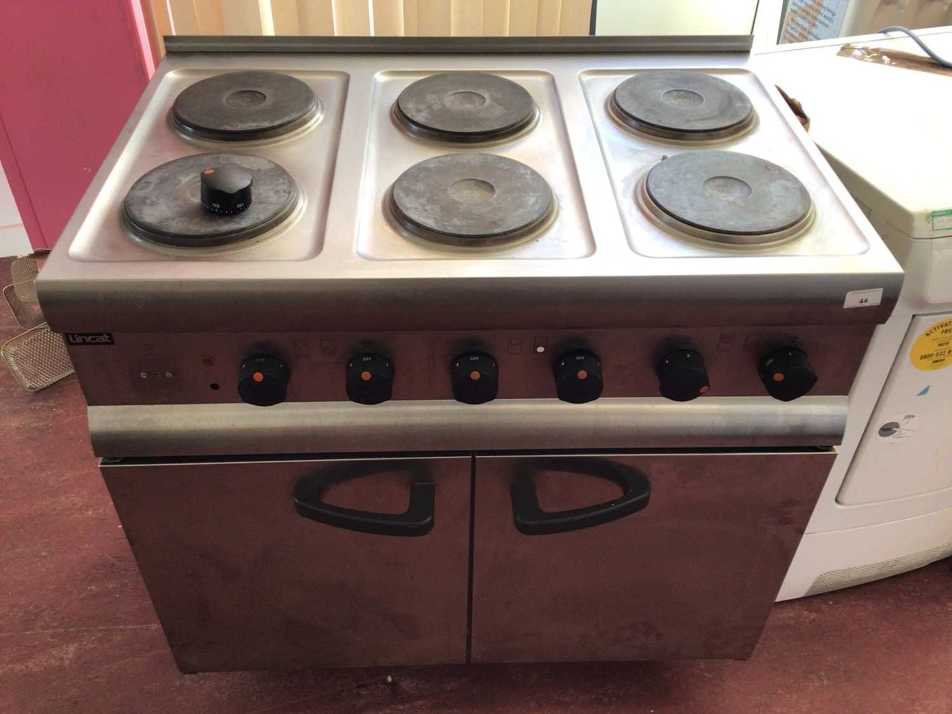 Lincat Stainless steel electric cooker with six boiling rings and double door oven