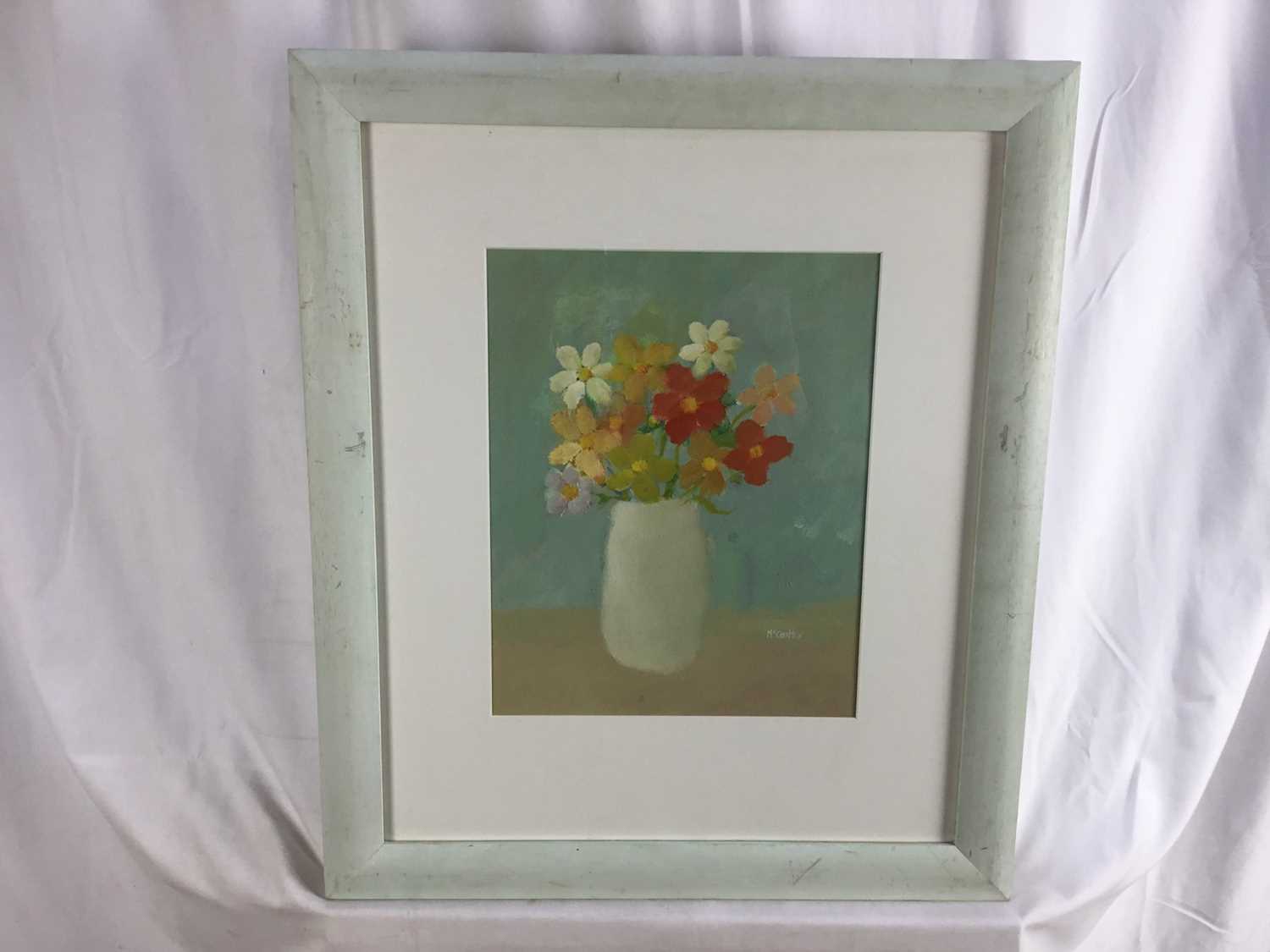 Peter McCarthy, (born 1955) contemporary oil on board 'white vase of mixed flowers' 32cm x 26cm. - Image 2 of 4