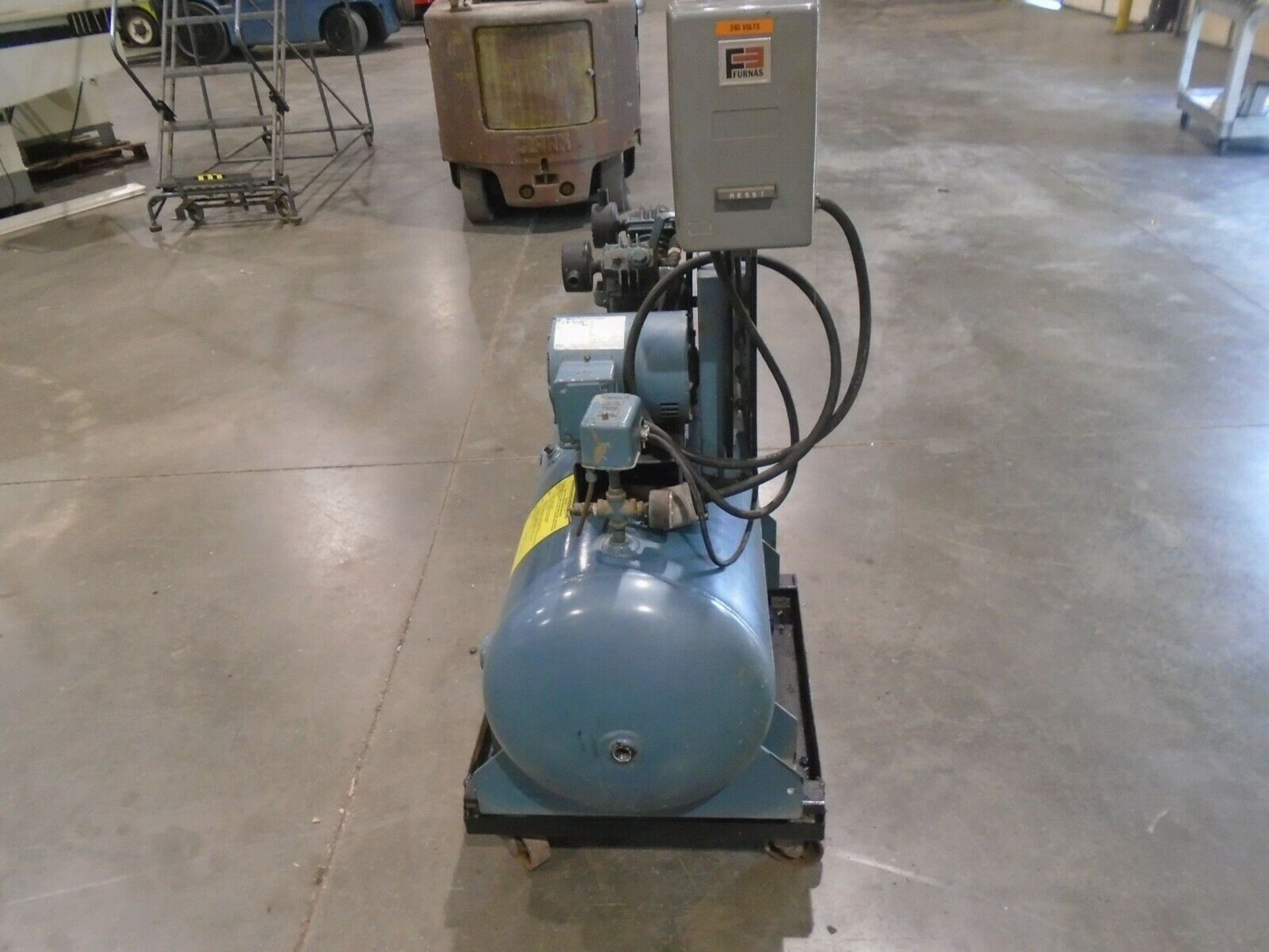 Curtis 3SZ-5-3 Air Compressor 1HP 208 Single or 220/440 3PH - Image 4 of 7