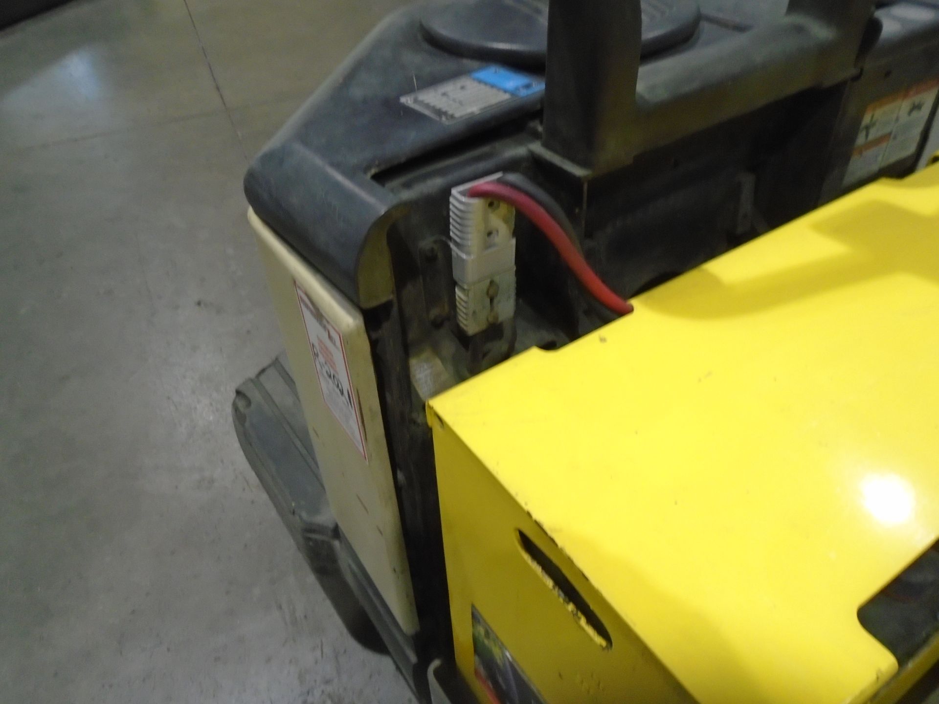 Crown 6A16899 Electric Pallet Jack - Image 3 of 4