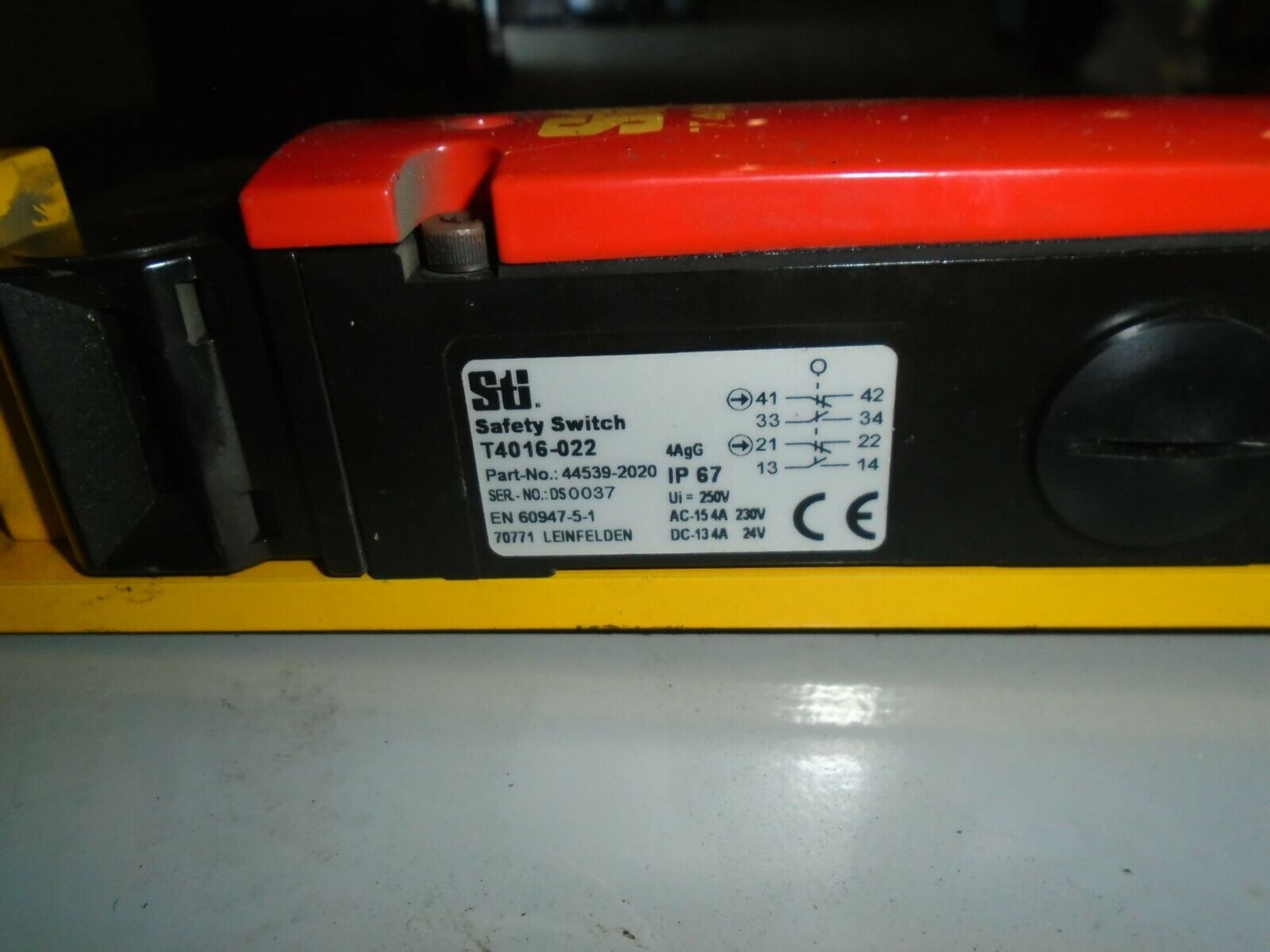 STI Light Curtin Safety Switch T4016-022 With Control - Image 3 of 5