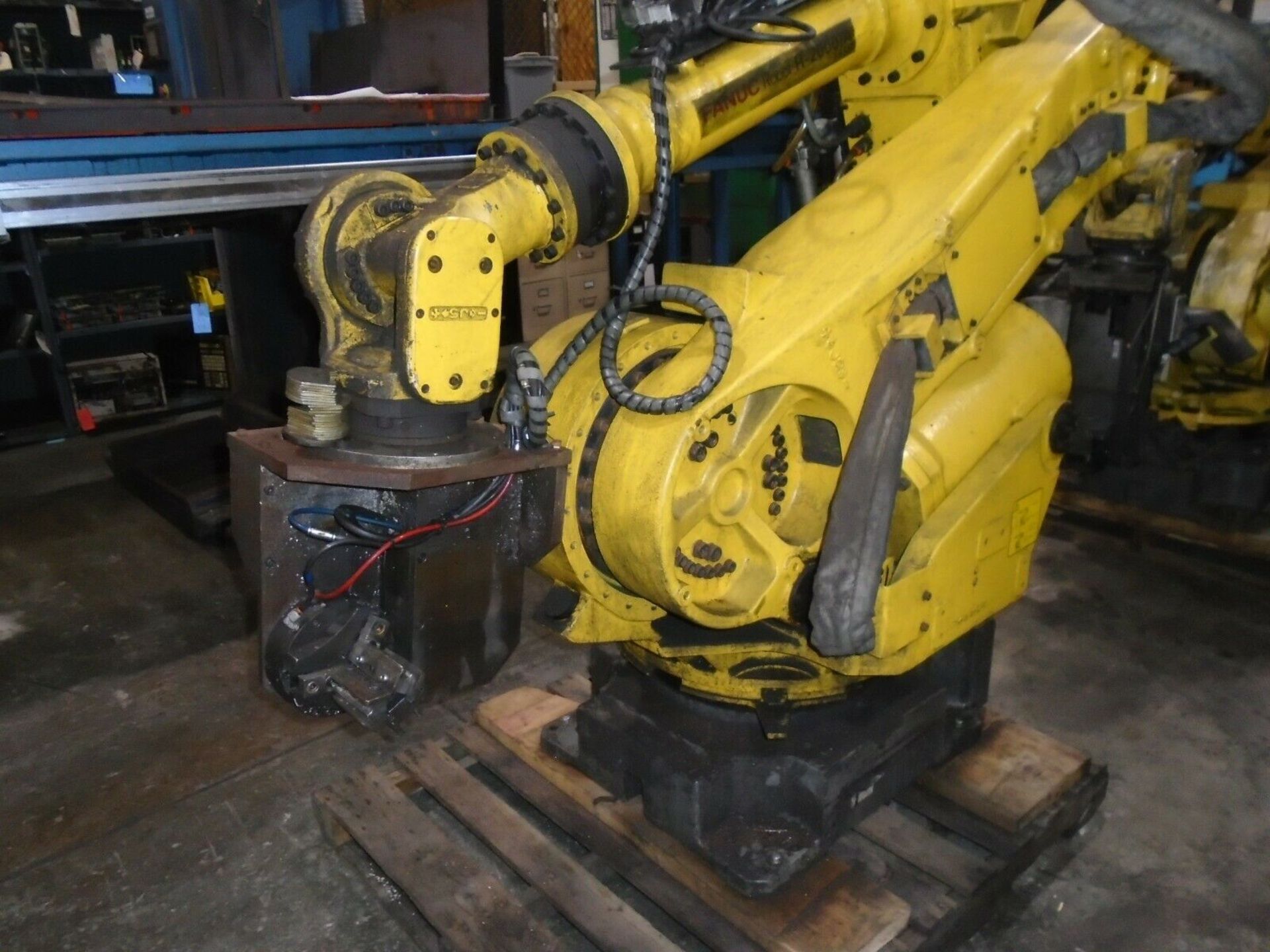 Fanuc Robot R-2000 iA-165F With RJ3iB & Teach Pendant - Image 8 of 11