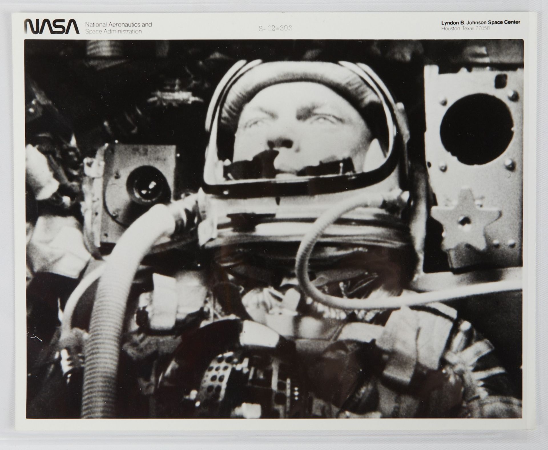 Group of 6 original NASA photos w/ Lithograph of Astronauts - Image 2 of 4